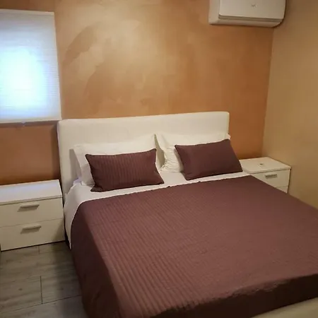 Cucaracha Apartment Catania
